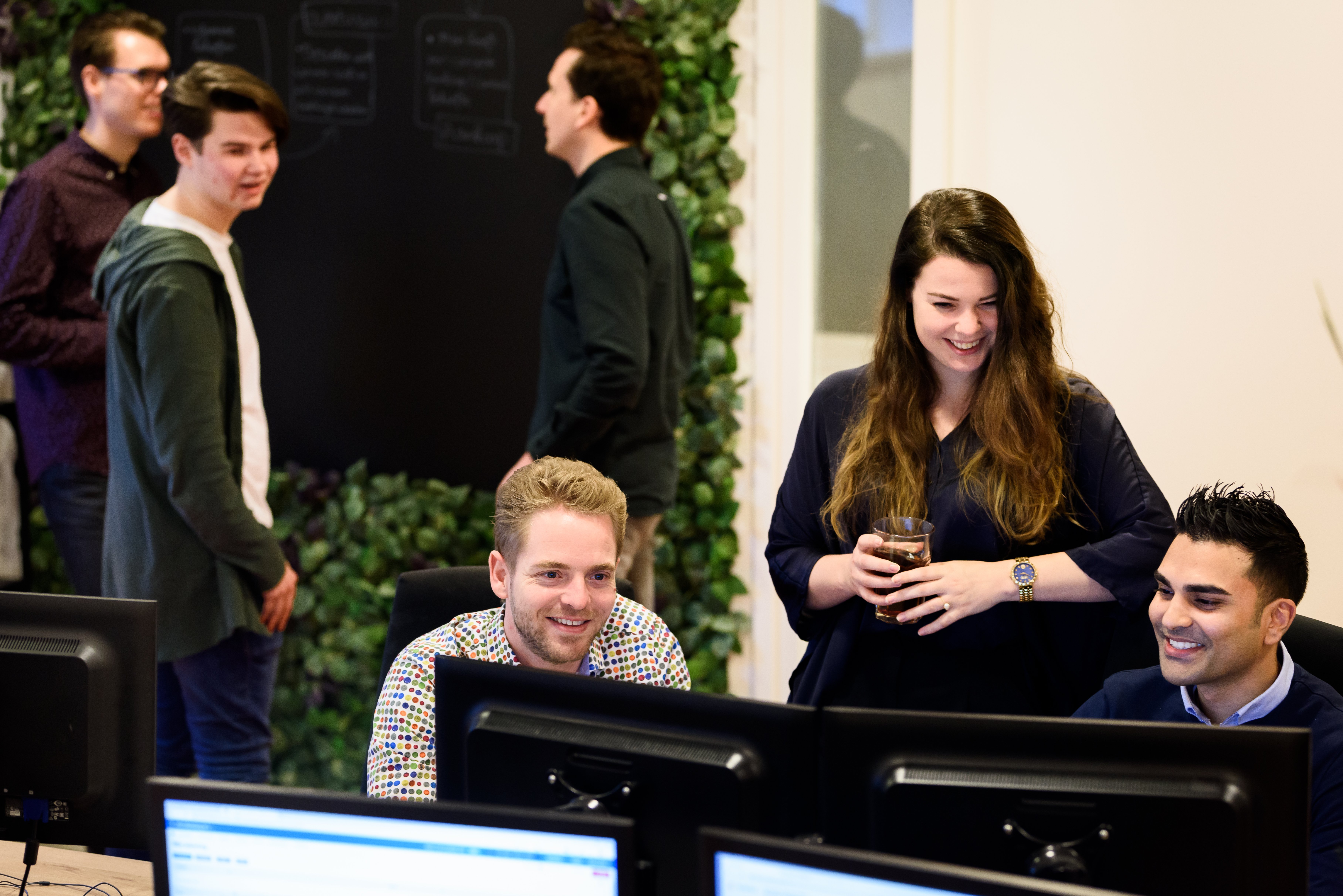 Junior advertising specialist