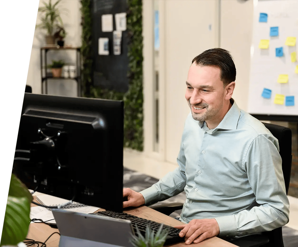 Ha! marketeer werkt aan online marketing strategie voor een klant in de bouw