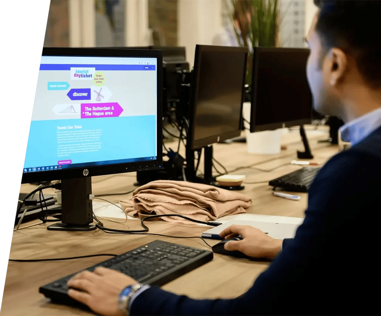 portfolio-tourist-day-ticket-header